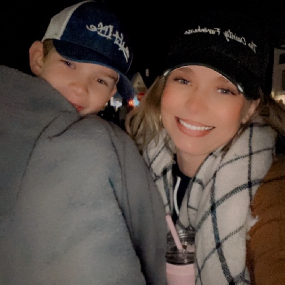 POSH SHOW LIVE POST TO KEEP UP WITH MY LIVE SHOWS HERE!!! 🤣😮💨😘 - Picture 5 of 8